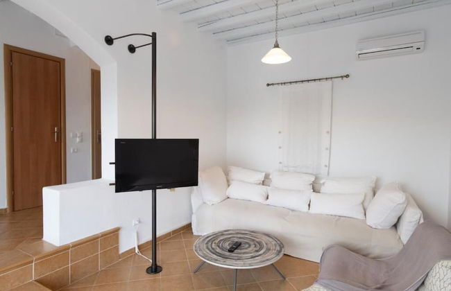 Dreamscape 3-Bedroom Mykonos Hideaway - Photo 18