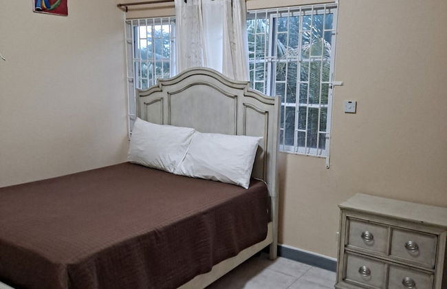 Holiday House at Villa Montego - Photo 16