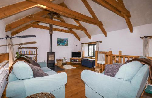 Coombe Barn - Photo 3