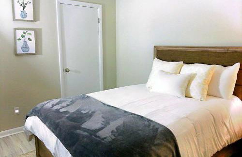 Liberty Towne Spring Lake - Fayetteville near I-95 & Ft Bragg - Perfect for short or long-term stays - Prem Wifi - Foto 12