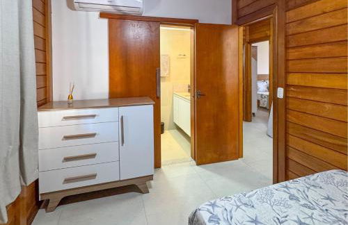 casadecastelhanos, Quadra do MAR de CASTELHANOS, 4 suítes com AR, Churrasqueira, Piscina, Hidromassagem, Cozinha INTEGRADA GOURMET Ideal para FAMÍLIA E AMIGOS - Foto 19