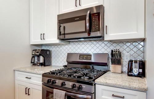 Relaxing Home with Hot Tub Near Expo Center and Downtown - Foto 5