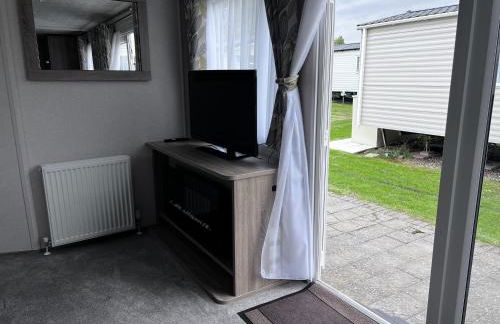 Coopers Beach 3-bed Caravan, Sleeps 8 & Pets Ok - Foto 53
