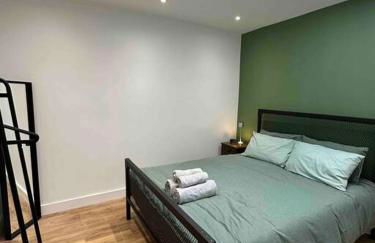 Dallas House - Easy links to LHR and London - Foto 4