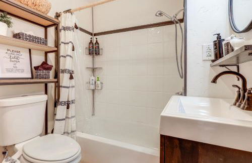 Walk to Dtwn Home with Vintage Charm in Cañon City! - Foto 17