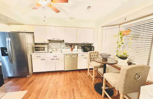 Charming 4BR 4BA Townhouse In Annandale, VA - Foto 8