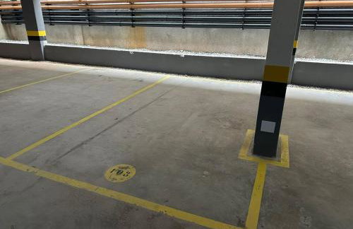 New, Pool, Fast Wi-Fi, Near the airport - Photo 11