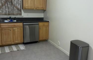 Cozy 2 Bedrooms 1and half Bathrooms Near Prudential with Parking Entire Apartment - Foto 4