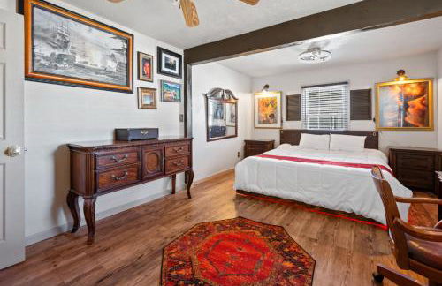 Romantic Colonial Hideaway in Historic Downtown - Pet Friendly - Foto 31