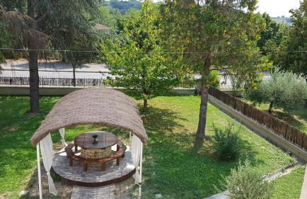 VAL D'ORCIA DELUXE 2, RAFFINATA CASA immersa nel verde con WiFi, giardino e parcheggio - Foto 33