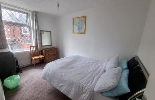 3 Bedroom House Ideal for Work Family Short or Long Term Stays Easy Access to Manchester Oldham Halifax Bury - Foto 45