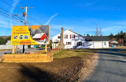 Renovated farmhouse on snowmobile trail with firepit & mountain views, 10 min from Bretton Woods! - Foto 43