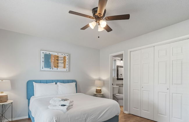 Spacious Retreat 8 Bedroom River - Photo 22