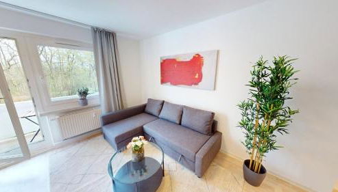 Praktisch eingerichtete Ferienwohnung, nur 5 Minuten bis zur Haltestelle Linie 5, WLAN - Foto 3