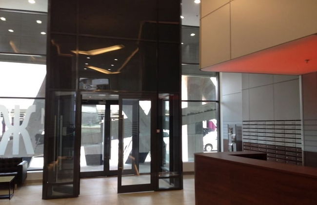 Modern Chic - Photo 2