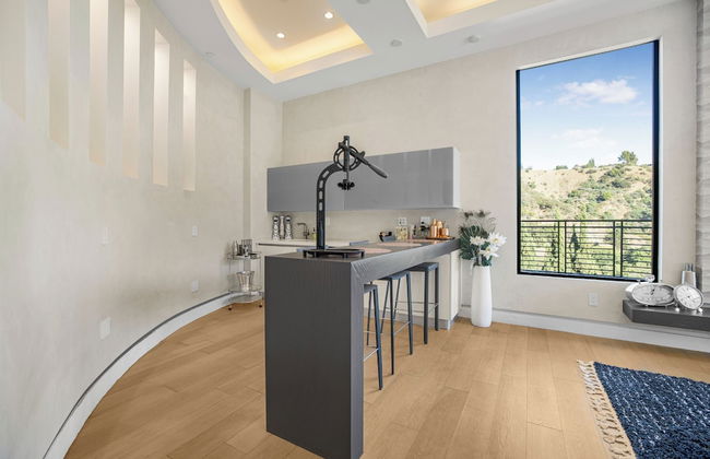 Zorada - Private Hollywood Hills Luxury With Endless Amenities and City Views - Photo 13