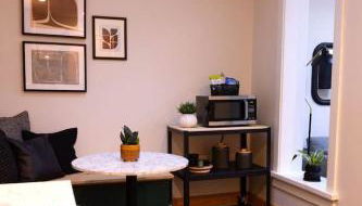 Charming and Cozy Studio in DT Northfield - Photo 4