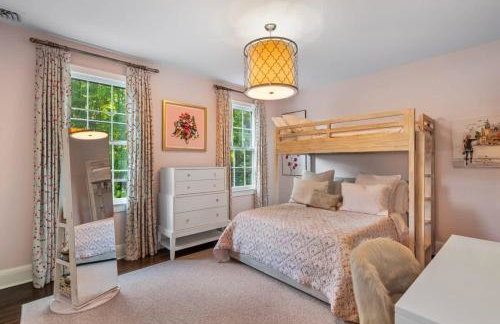 Luxury Princeton Estate Pool, Hot Tub, Sleeps 20 - Photo 29