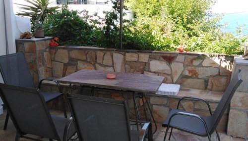 Raptis House - Photo 4