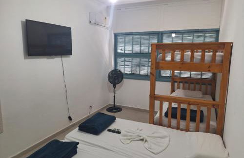 APARTAMENTO INTEIRO 1 dormitório COM AR CONDICIONADO NO BOQUEIRÃO - Foto 1