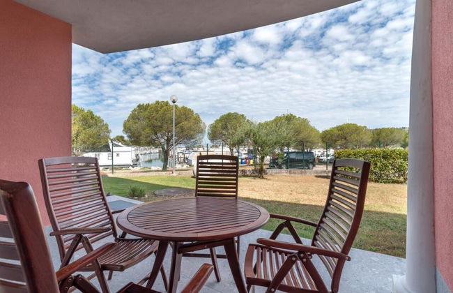 Marina Apartment with Terrace Burin 100 - Photo 14