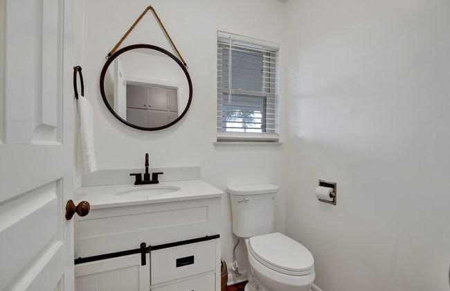 Spacious Home - Fire Pit, BBQ and Outdoor Seating! - Foto 18