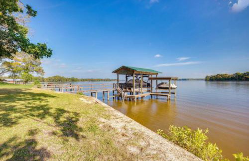 The Whacky Shack Family Cabin with Fire Pit! - Photo 37