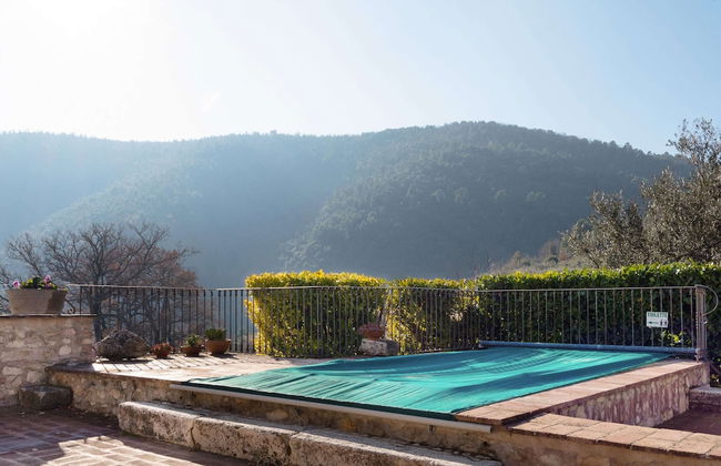 Sun-kissed Holiday Home With Swimming Pool - Photo 9