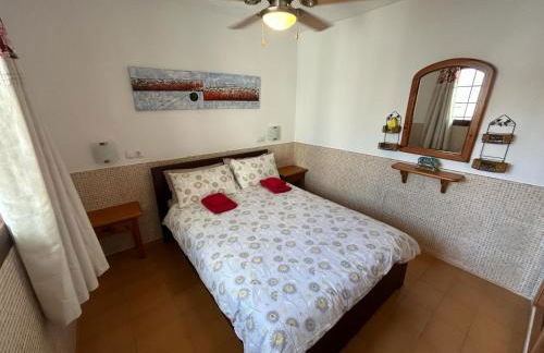 Lovely newly refurbished 1 Bedroom Flat Minutes From Sandy Beach,private terrace - Photo 5