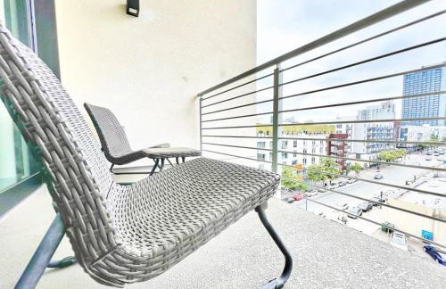 The Leo - One Bedroom Apartment w Private Balcony - Foto 16