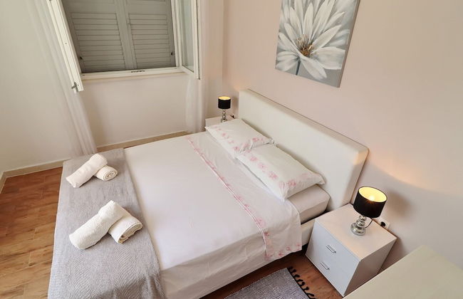 Villa Ivana - Three-bedroom Villa With Private Pool - Photo 4