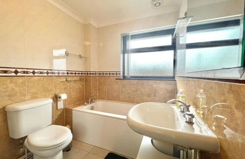 3 Bedroom house - Sandown - Photo 10