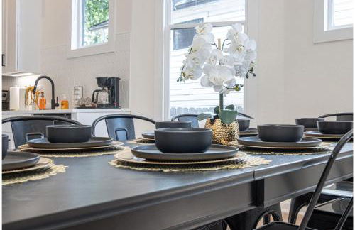 3BR3BA Urban Escape Just Minutes From Downtown - Foto 29