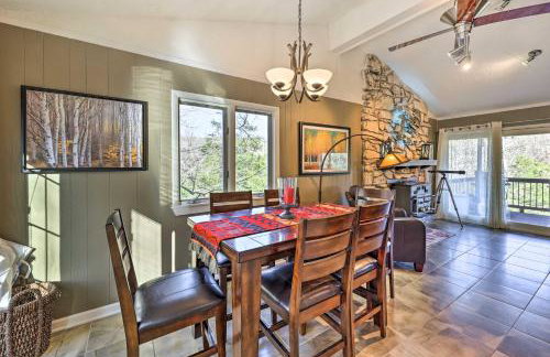 Holiday Island Home: Hot Tub & Wood Stove! - Foto 9