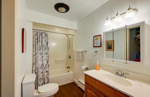 Private Hot Tub and Covered Deck Cozy Whittier Gem - Foto 20