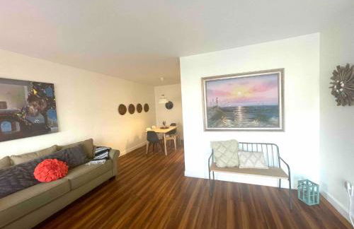 2 Bedroom Apartment Free Reserved Parking - Foto 7