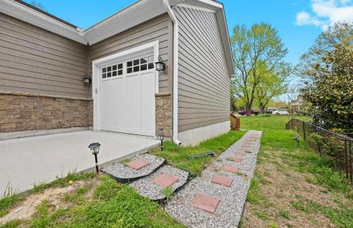 3BR 2BA Home with King Queen & Twin Beds - Foto 64