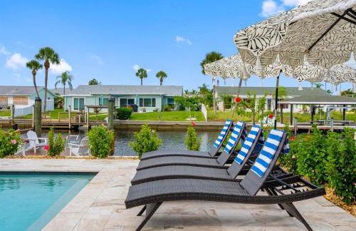 Brand New Saltwater Pool! - Waterfront Canal - Luxury Home - Foto 56