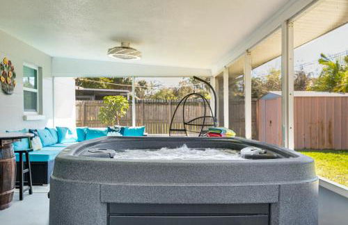 Merritt Island Home with Spa - 8 Mi to Cocoa Beach! - Foto 2
