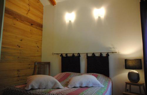 Insolite Bois Cailloux avec Spa - Foto 24