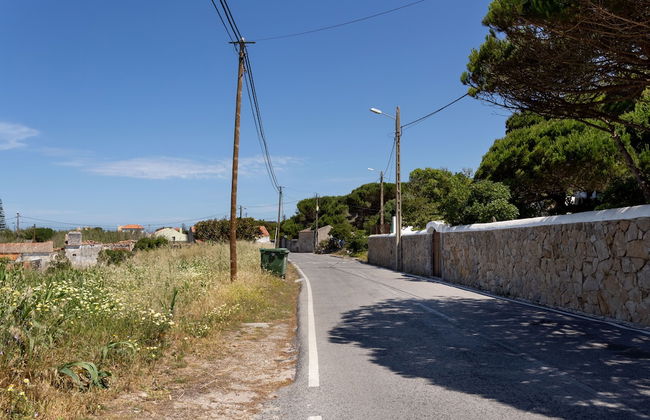 JOIVY 3-BR Cottage w/Terrace & Garden in Colares - Foto 47