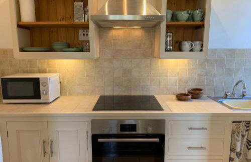 The Front Wing - Pen y Graig farmhouse, Church Bay, sea views near beach No Pets - Foto 10