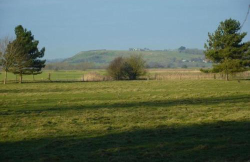 Charming Cottage in Romney Marsh Britain with Wooden Deck - Photo 29