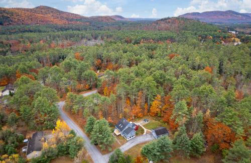 3BR Lake Luzerne Retreat with Game Room & Cozy Fire Pit - Foto 43