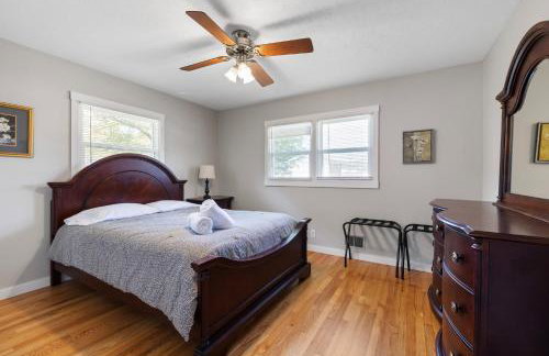 Newly Renovated 5BR 2 Living Rooms Sleeps 10 - Foto 13