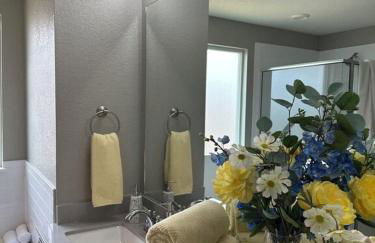 Relax with Spacious Modern Simplicity - Photo 9