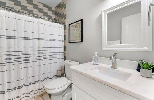 Large Modern Home Centrally located With Hot Tub - Foto 62