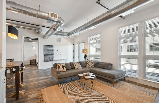 Cowboy Muse | RiNo Art Lofts - Foto 15