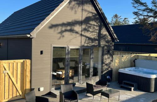 Thrumster Lodges - 3 Luxurious Self Catering Lodges on the NC500, 2 with Hot Tubs - Photo 35