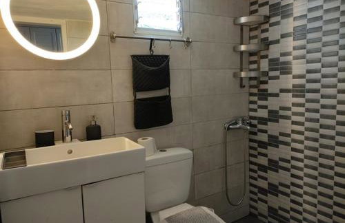 Sea Side Studio with Balcony and Sea View - Photo 2